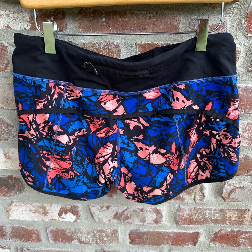 Lululemon Speed shorts size 6. EUC